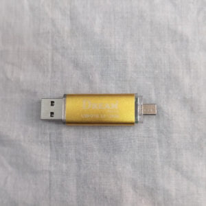 DREAMWORLD COLOURED PLASTIC FLASH DRIVE - 128GB